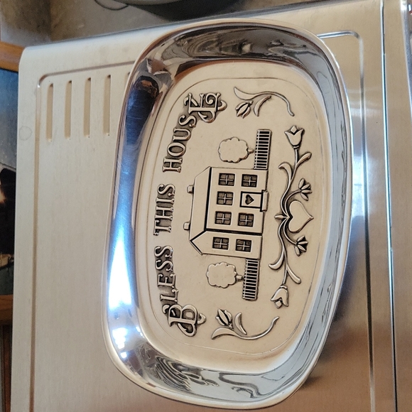 4 for $20. Wilton Armetal "Bless This House" cooking tray - Picture 3 of 13